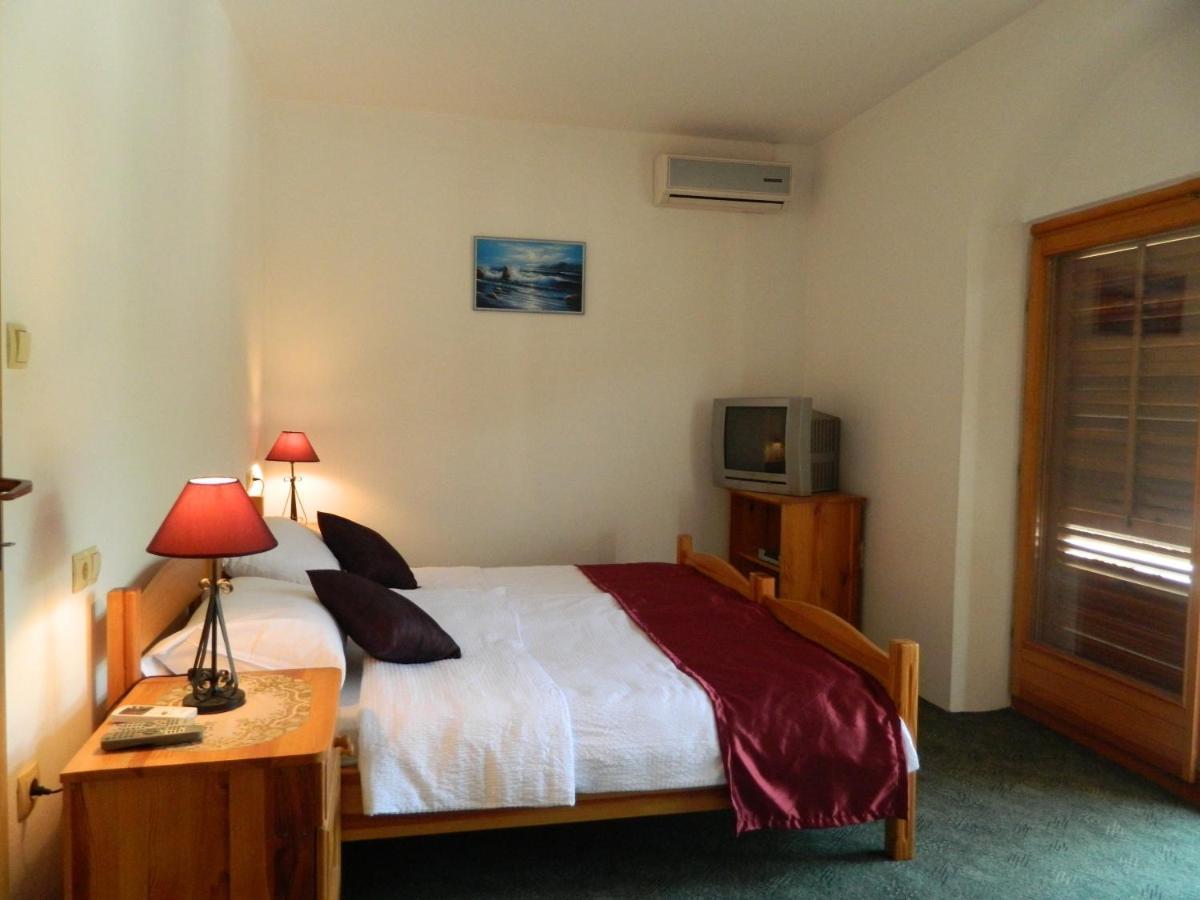 Motel Jelcic Чаплина Номер фото