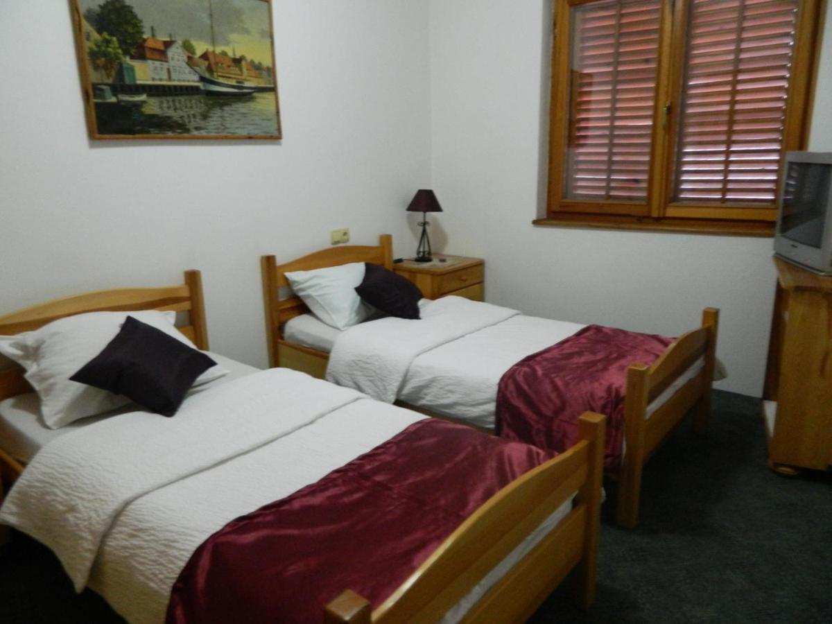 Motel Jelcic Чаплина Номер фото